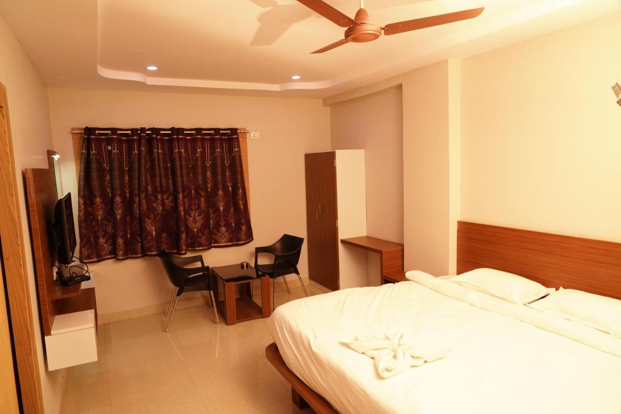Swagath Residency คาคินาดา ภายนอก รูปภาพ