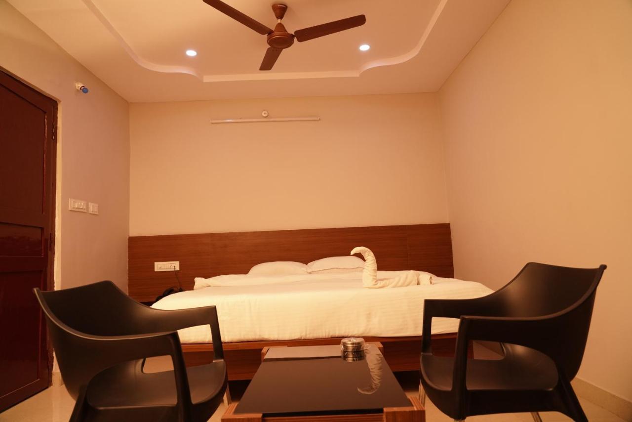 Swagath Residency คาคินาดา ภายนอก รูปภาพ