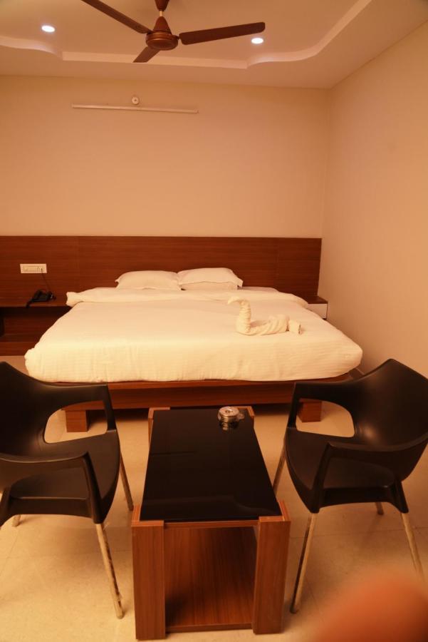 Swagath Residency คาคินาดา ภายนอก รูปภาพ