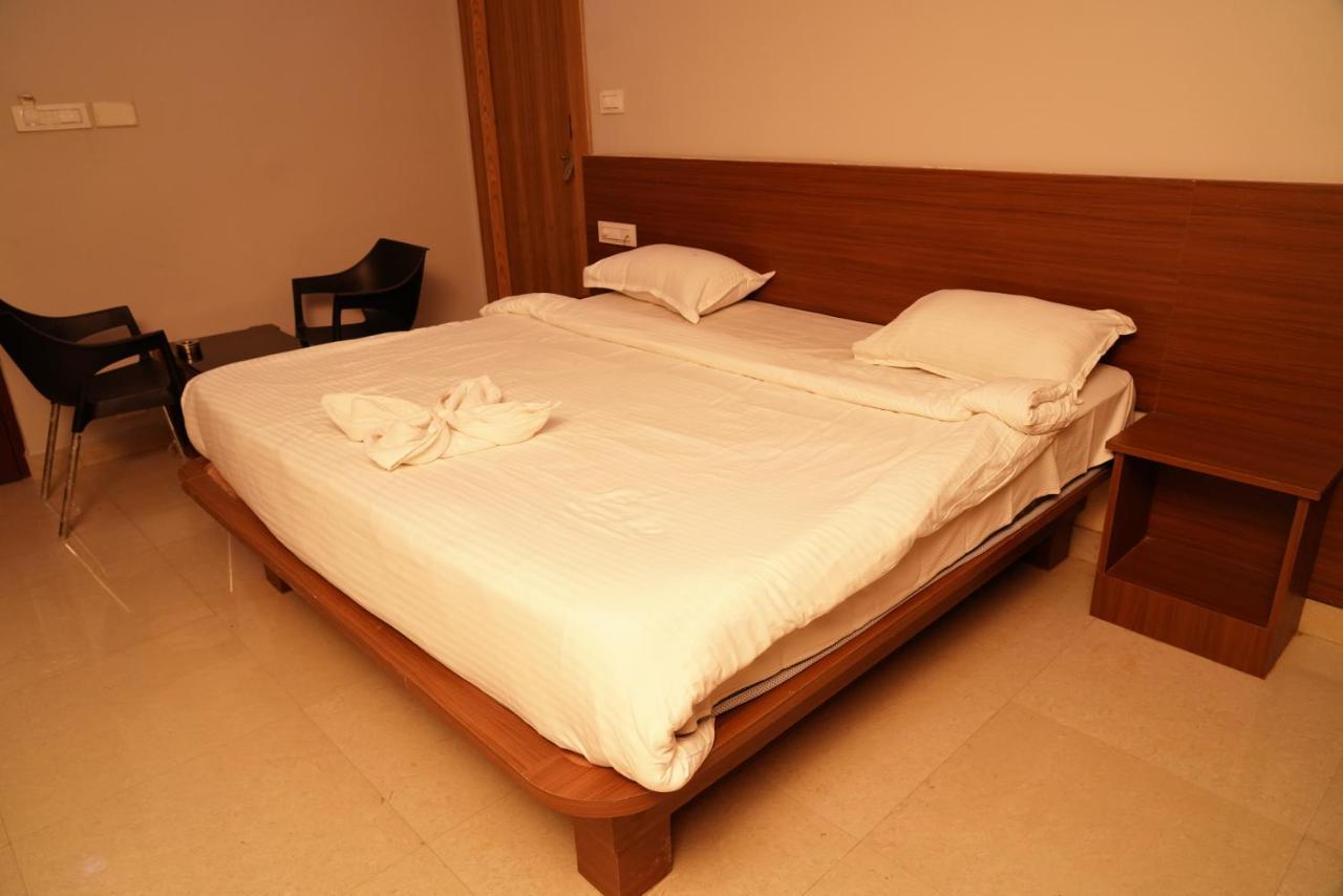 Swagath Residency คาคินาดา ภายนอก รูปภาพ