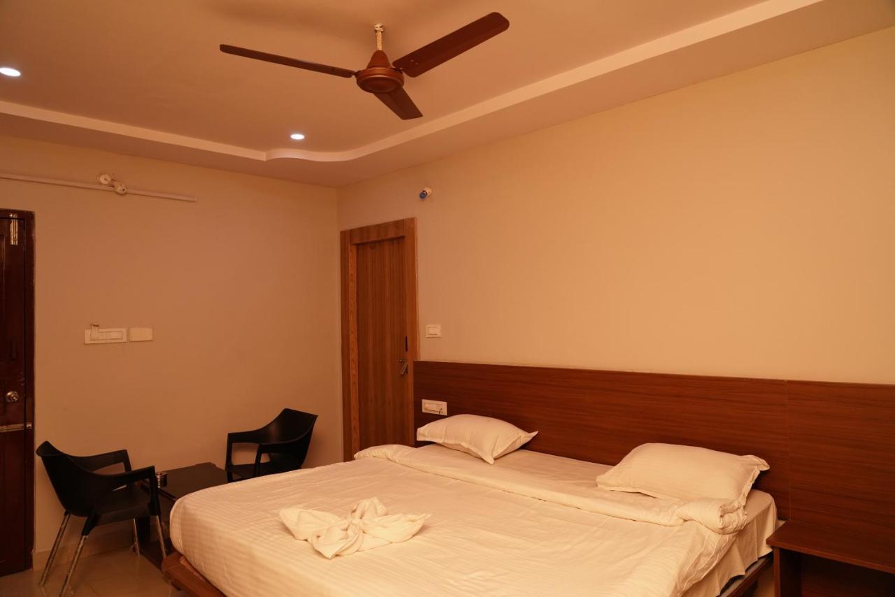 Swagath Residency คาคินาดา ภายนอก รูปภาพ