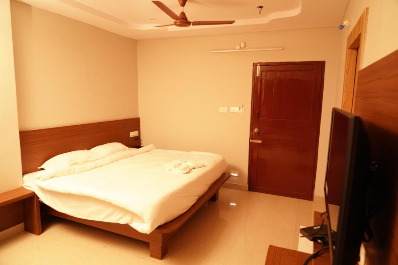 Swagath Residency คาคินาดา ภายนอก รูปภาพ